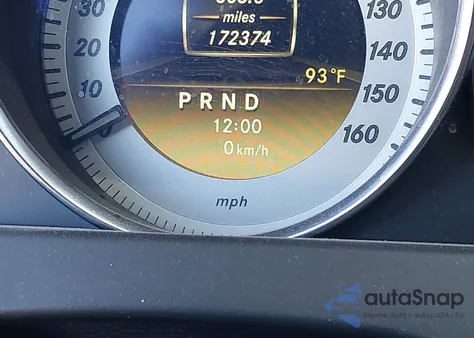 2012 Mercedes-Benz C 250 z USA, uszkodzony, nr VIN WDDGJ4HB1CF757165